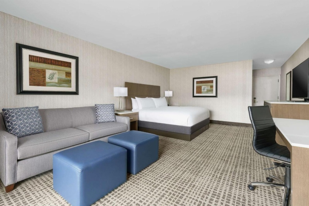 DoubleTree By Hilton Colorado Springs